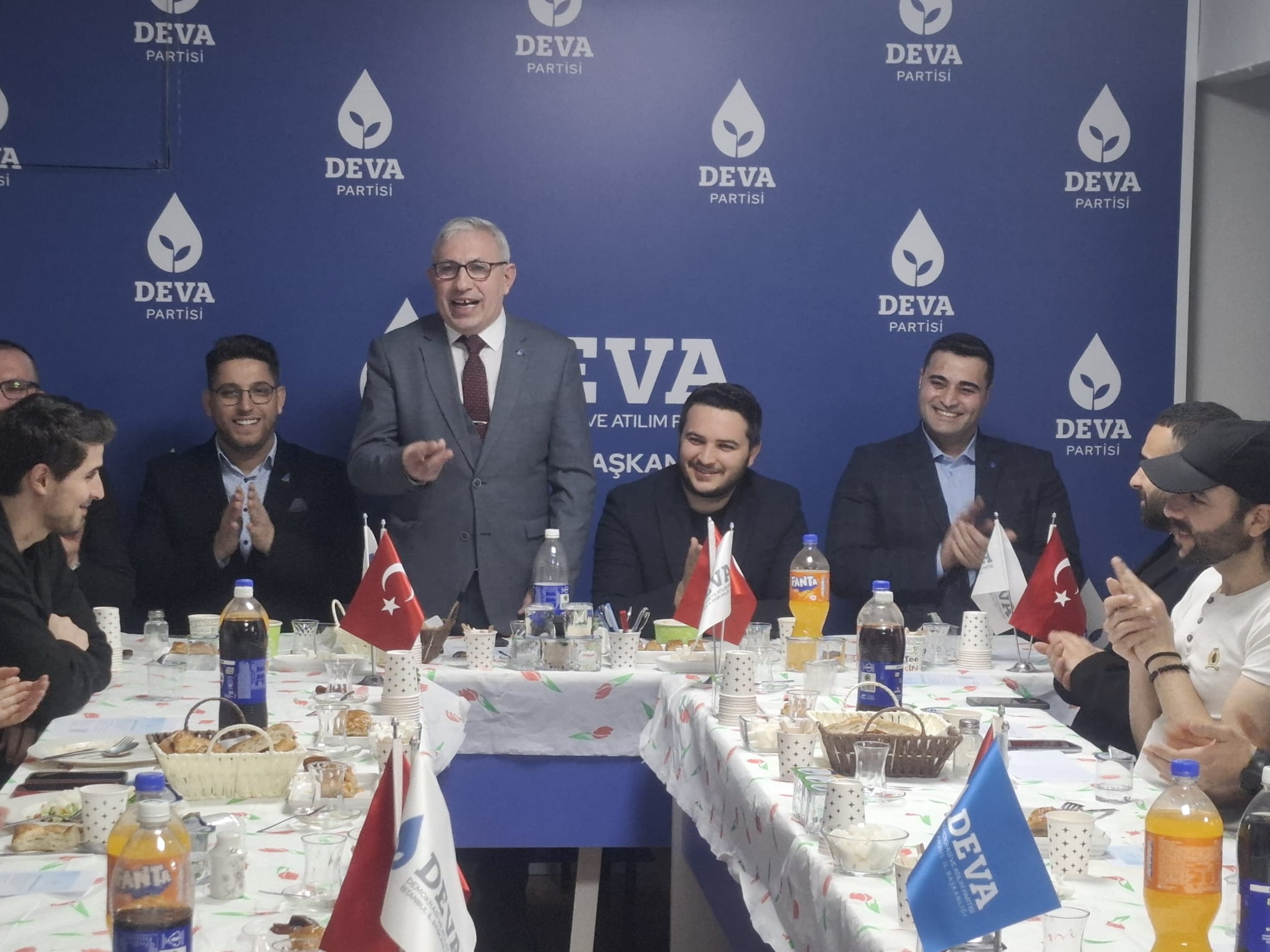 Esenyurt genç DEVA’lılar İftarda buluştu