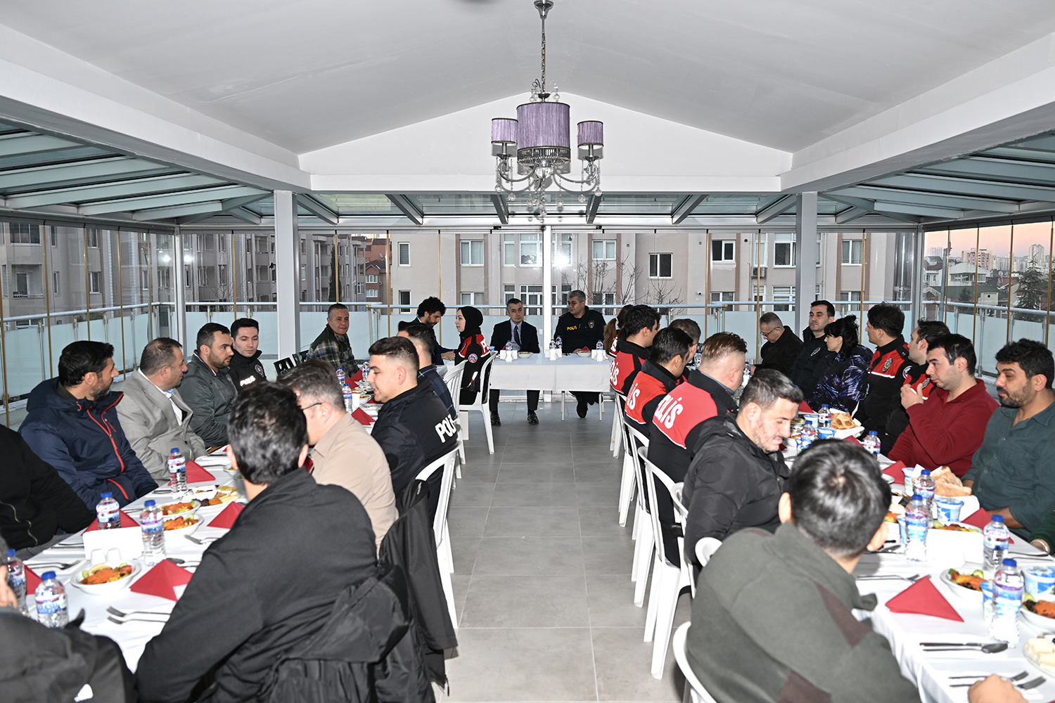 Esenyurt Belediye Başkan Vekili Aksoy, Emniyet Mensuplarıyla İftarda Buluştu