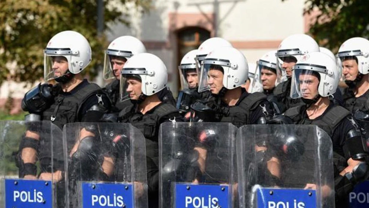 Valilik açıkladı:  İstanbul’da 4 gün boyunca her türlü gösteri ve toplantı yasaklandı, bazı yollar trafiğe kapatıldı.