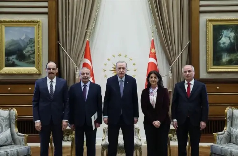 Cumhurbaşkanı Erdoğan, DEM Parti’nin İmralı heyeti ile bir araya geldi