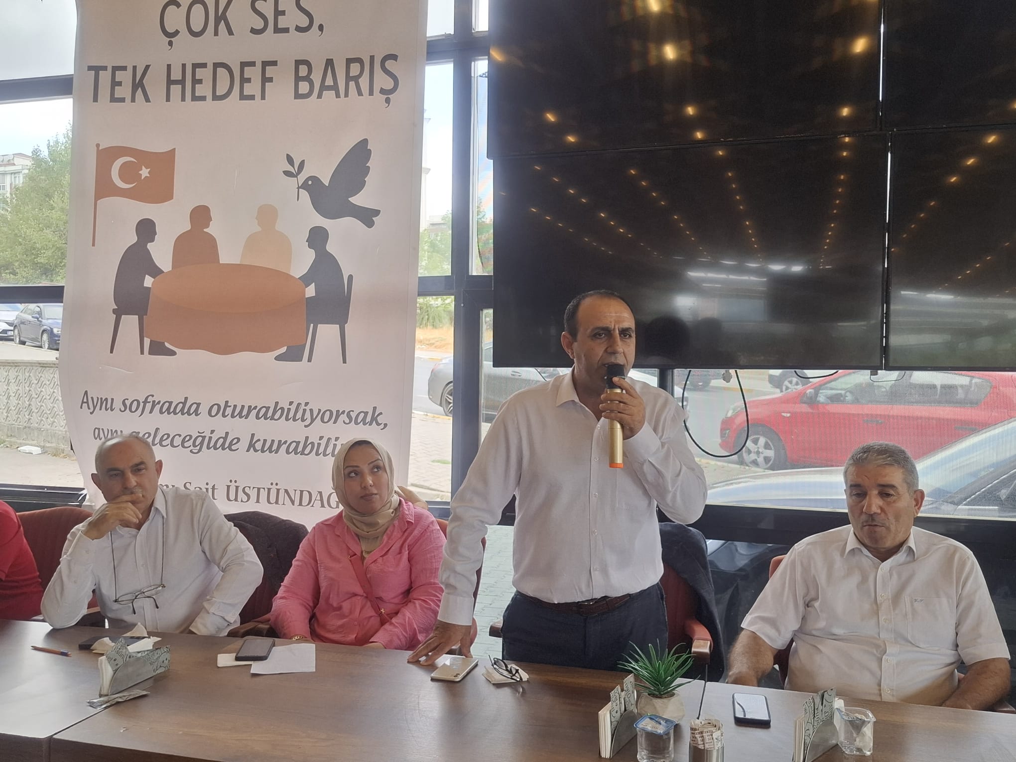 SAİT ÜSTÜNDAĞ, BARIŞ SÜRECİNE OMUZ VERDİ
