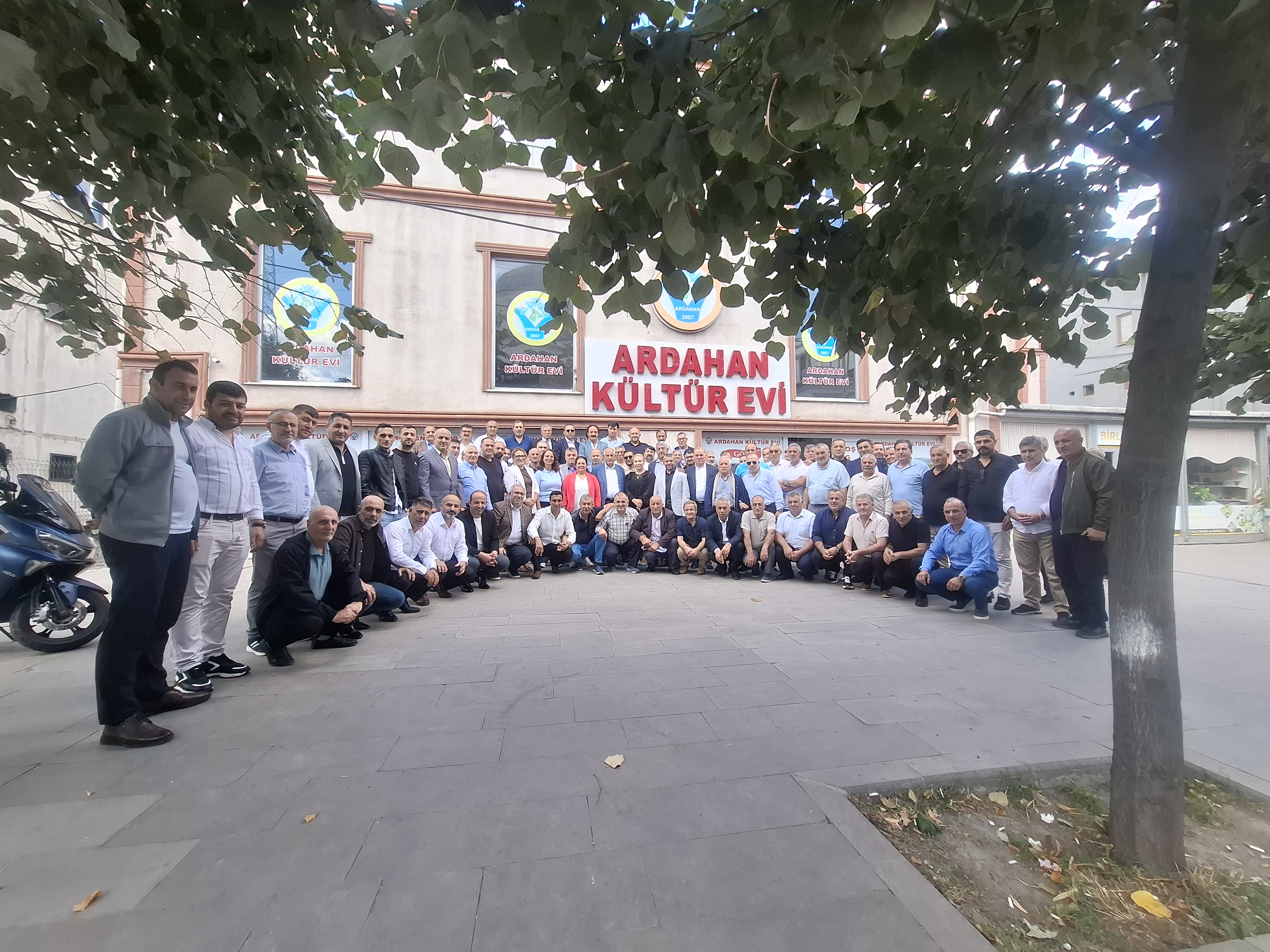ARDAHAN DERNEKLERİ KÜLTÜR EVİNDE BİR ARAYA GELDİ